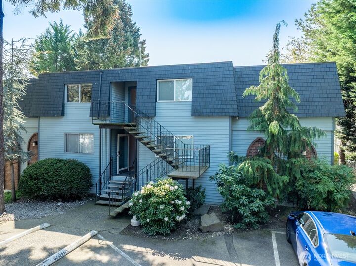 Property Photo: 7217 NE 175th Street 108 WA 98028