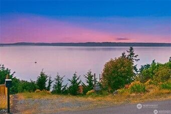 Property Photo:  303  Burke Drive  WA 98282 