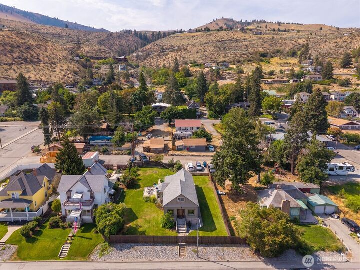 Property Photo:  2213 W Woodin Avenue  WA 98816 