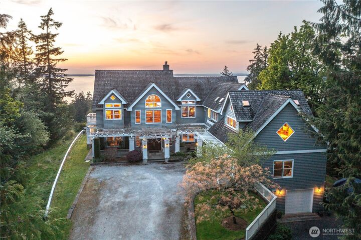 Property Photo:  550  Heron Point Lane  WA 98229 