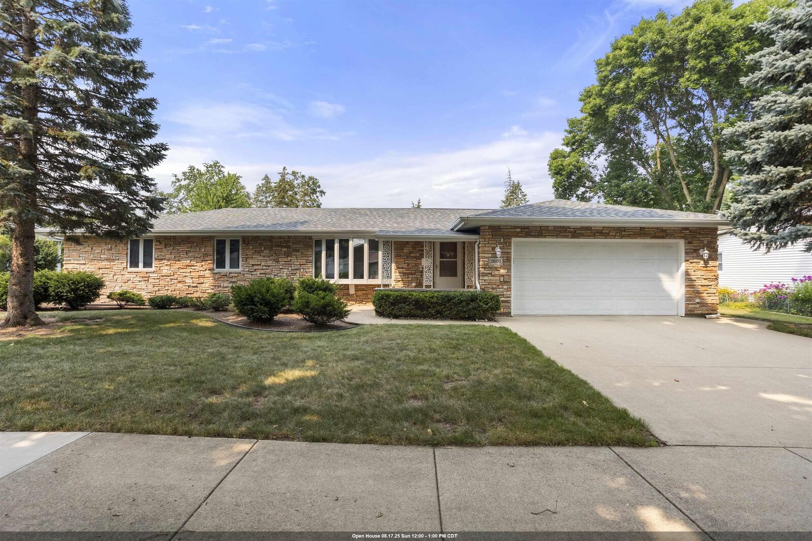 Property Photo:  2601 S Greenview Street  WI 54915-2518 