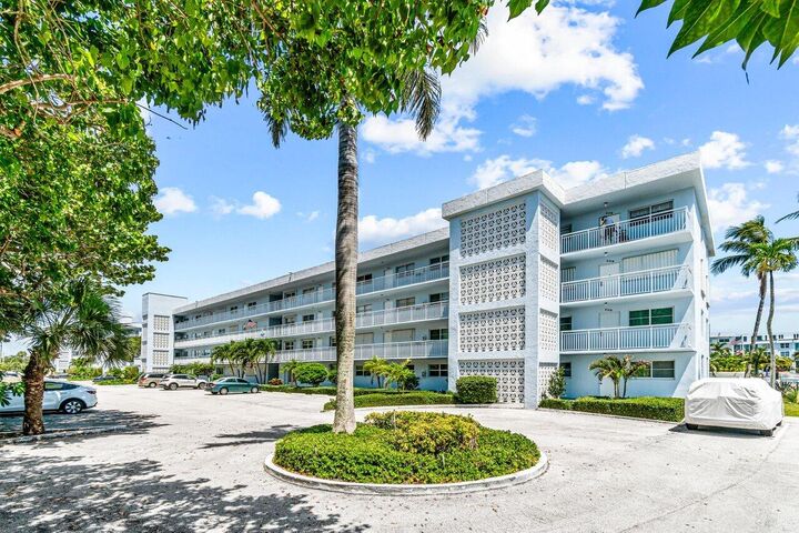 Property Photo:  2018 S Federal Highway A408  FL 33435 
