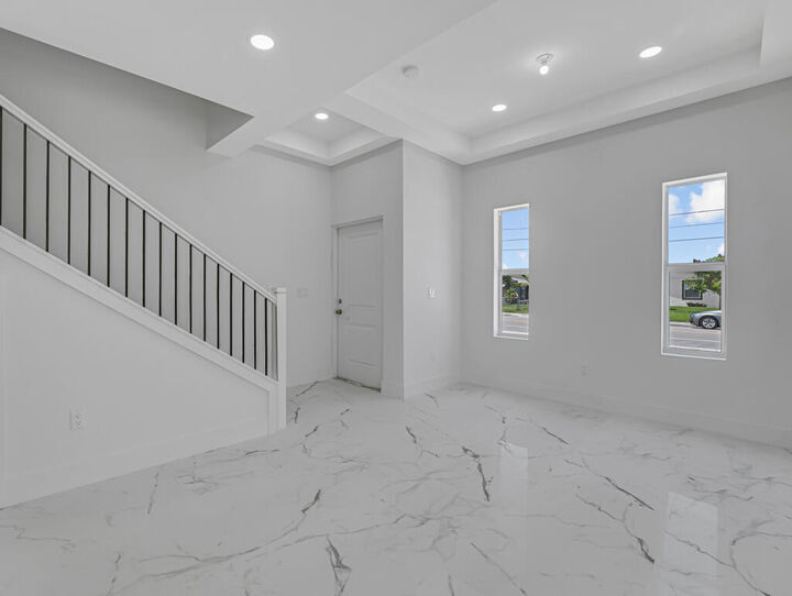Property Photo:  410 NW 13th Avenue  FL 33435 