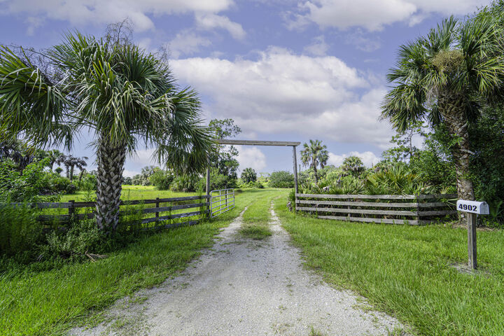 4902 SW Wild Turkey Lane  Indiantown FL 34956 photo