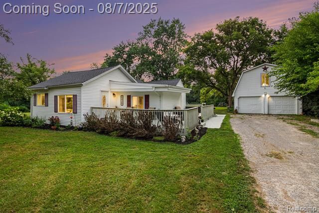 Property Photo:  5429 Bangor Avenue  MI 48433 