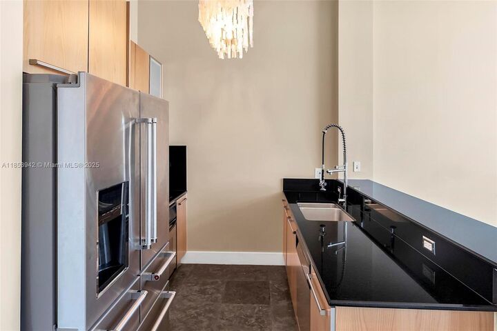 Property Photo: 9055 SW 73rd Ct 606 FL 33156