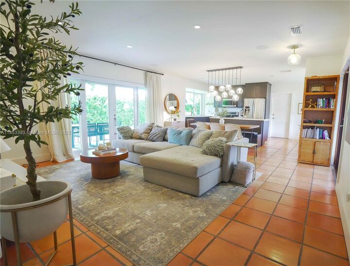 Property Photo: 8760 SW 84th St FL 33173