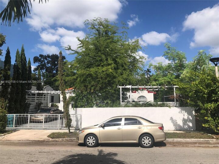 Property Photo:  1619 SW 13th St  FL 33145 