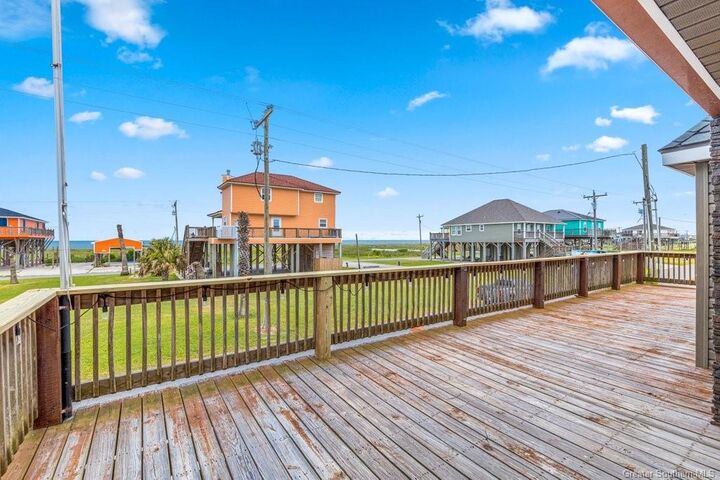 Property Photo: 2314 Teal Street LA 70631