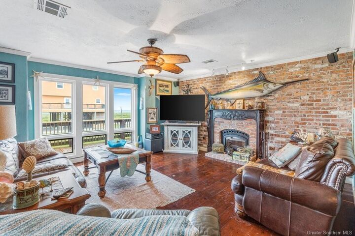 Property Photo: 2314 Teal Street LA 70631