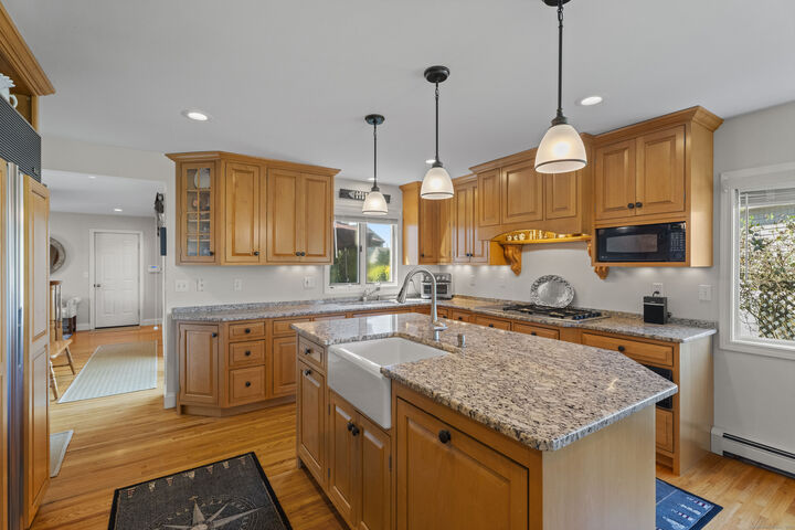 Property Photo:  4 Island Avenue  CT 06340 
