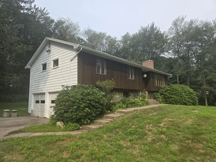 Property Photo: 16 Rosewood Lane CT 06043