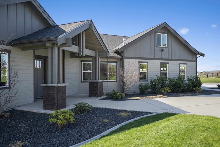 5114 N Oakland Rd  Spokane Valley WA 99027 photo