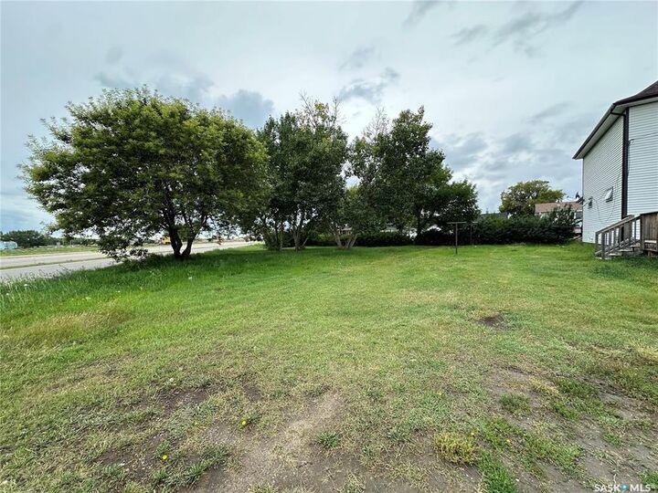 Property Photo:  101 2nd Street W  SK S0L 0P0 