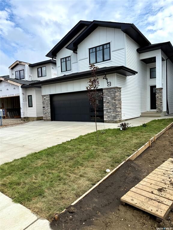 Property Photo: 419 Doran Crescent SK S7V 1W2