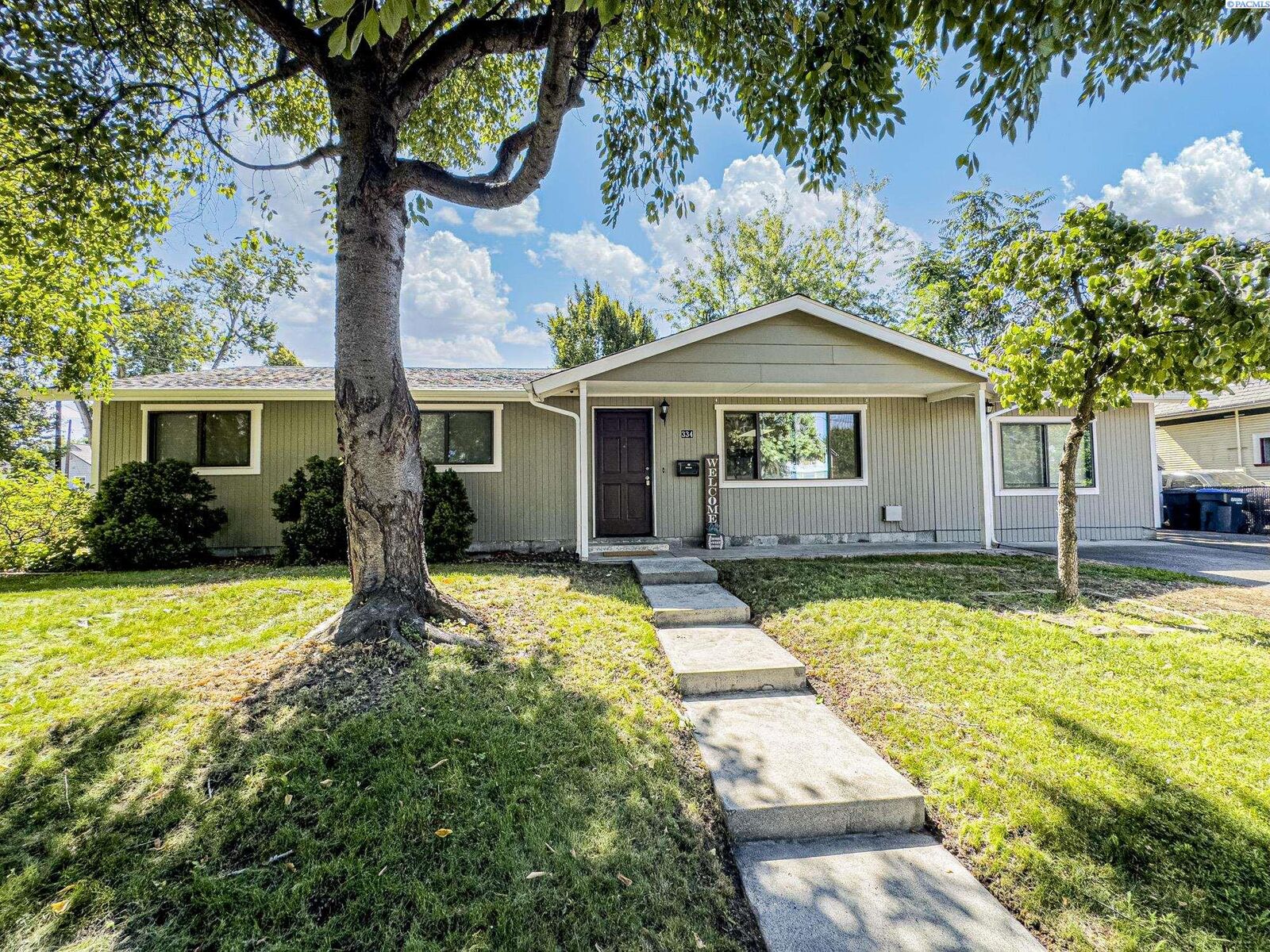 Property Photo: 334 Whitman St WA 99362