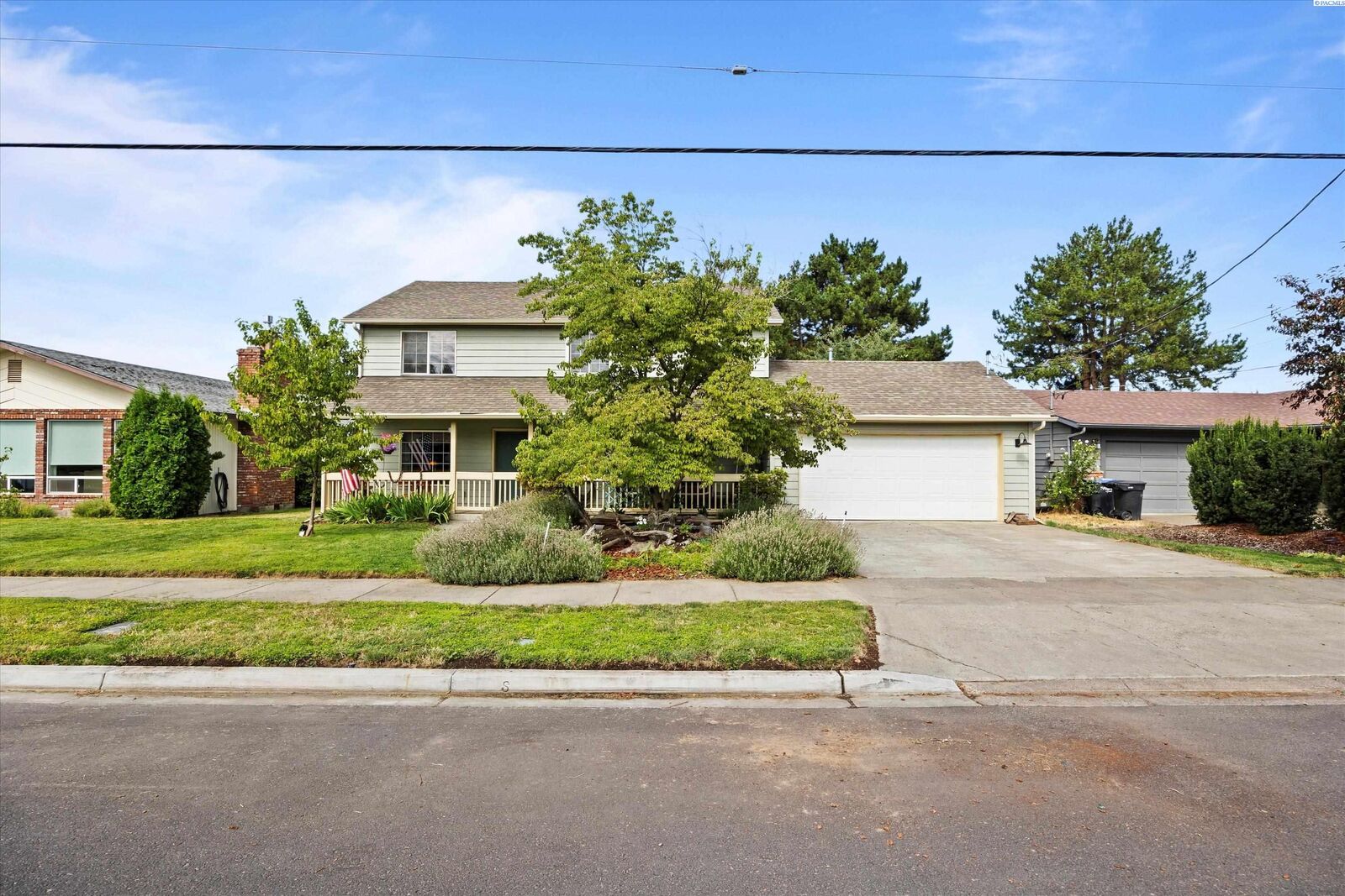 Property Photo: 1708 Sunset Dr WA 99362