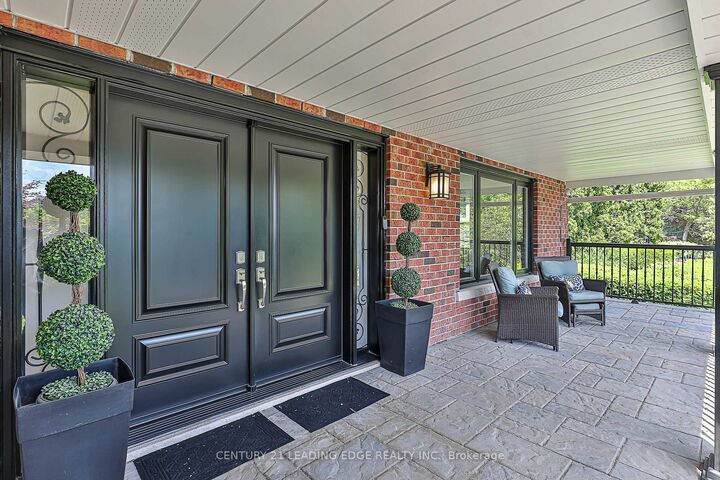 Property Photo: 2 Homestead Court ON L3P 5C3