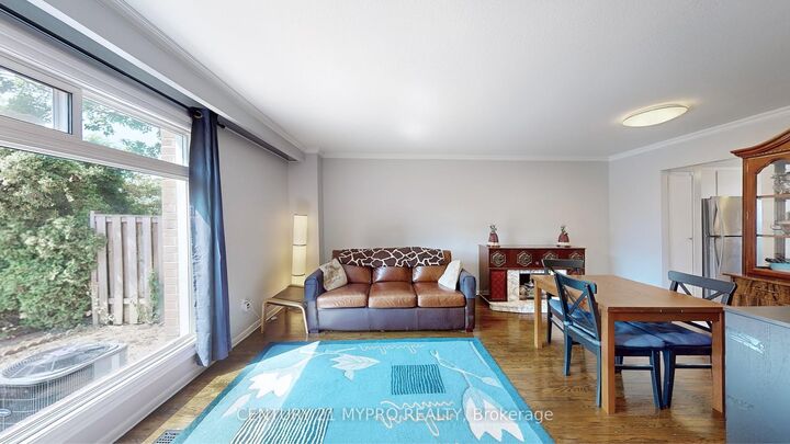 Photo de la propriété:  6 Lexington Avenue 5  ON M9V 3T3 
