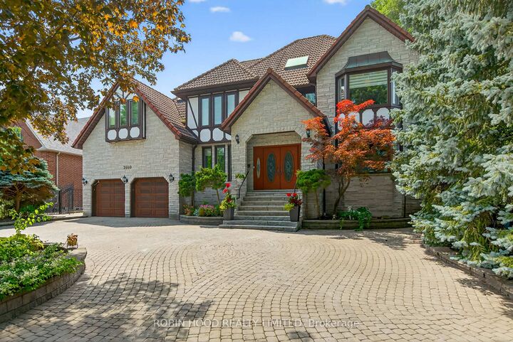 Property Photo: 2460 Hammond Road ON L5K 1T2