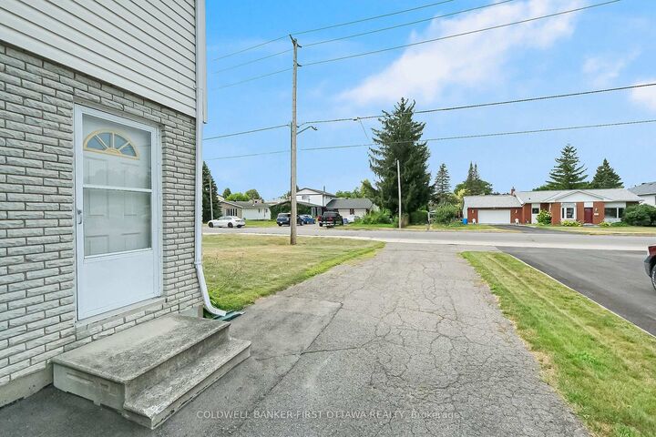 Property Photo: 2005 Boyer Road ON K1C 1R5