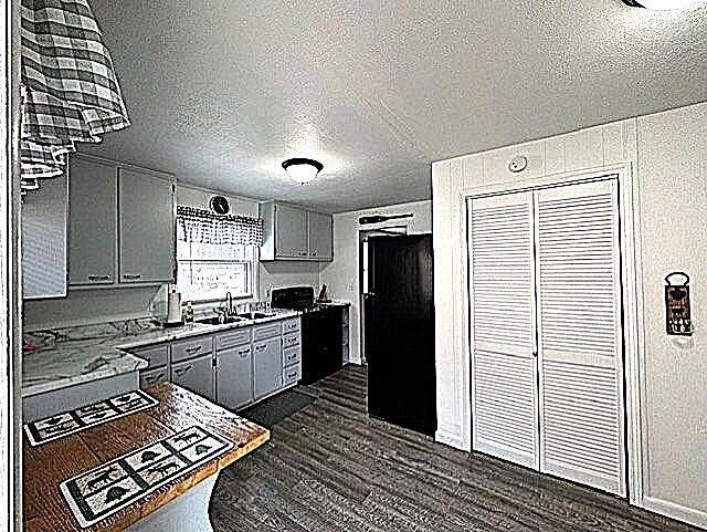 Property Photo:  1007 Chestnut St.  SD 57062 
