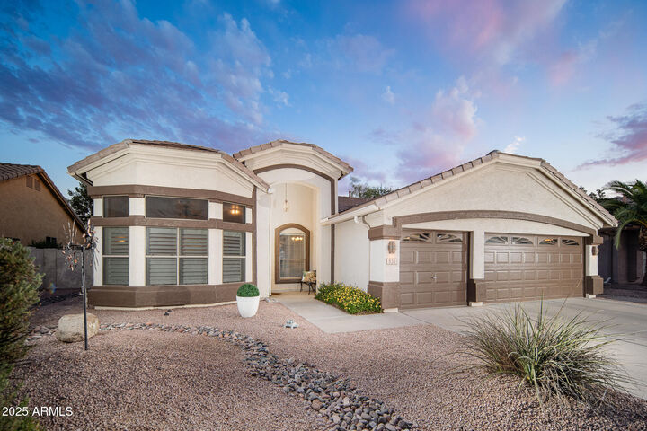 Property Photo:  835 W Beechnut Drive  AZ 85248 
