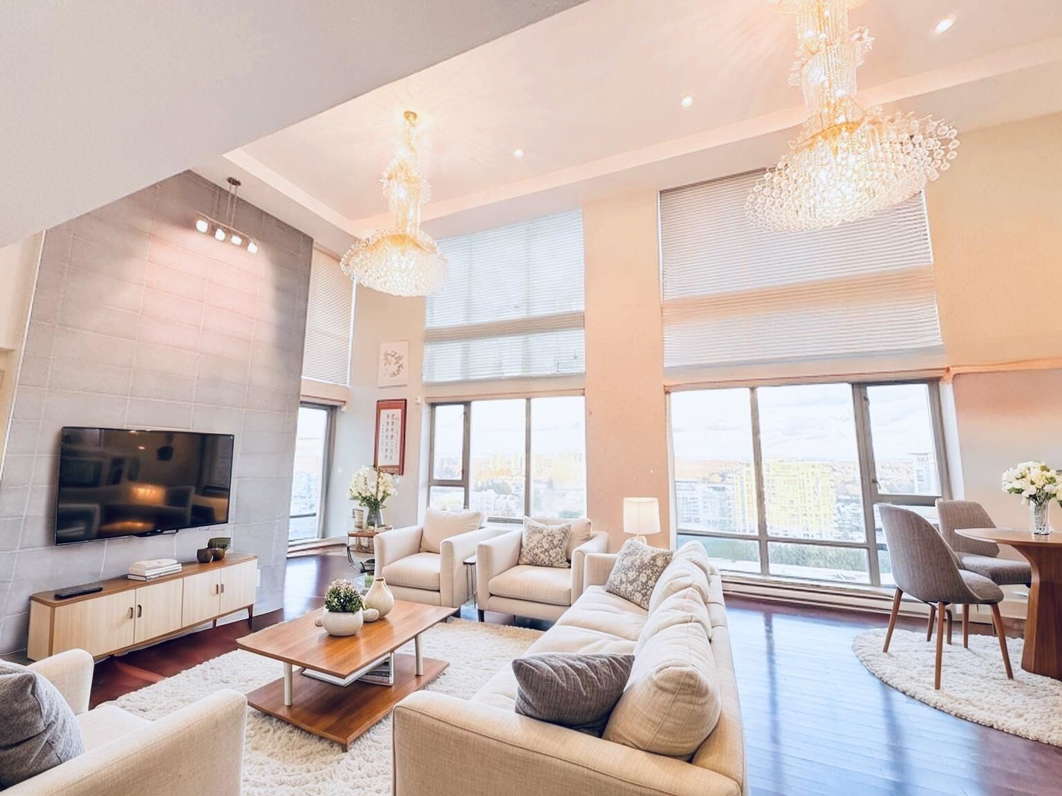 Property Photo: 6733 Buswell Street Ph3 BC V6Y 0E3