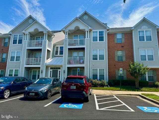 Property Photo:  696 Winding Stream Way 104  MD 21113 