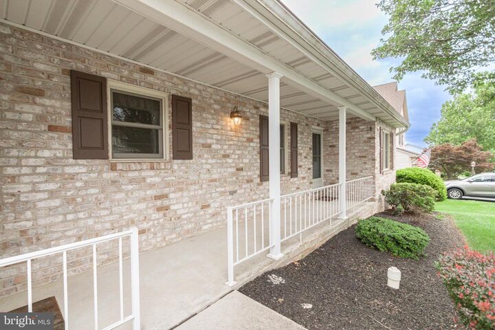 Property Photo: 2808 Candlelight Drive PA 17402