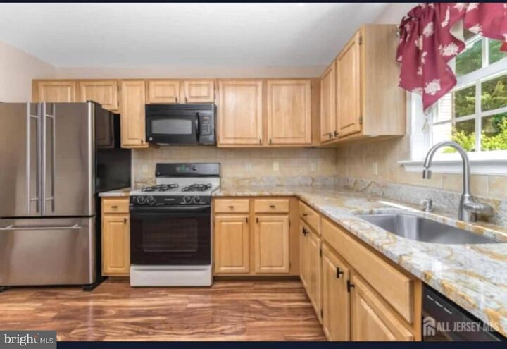 Property Photo:  416 Ripley Court  NJ 08854 