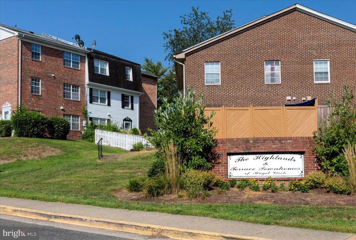 Property Photo:  9860 Hagel Circle  VA 22079 