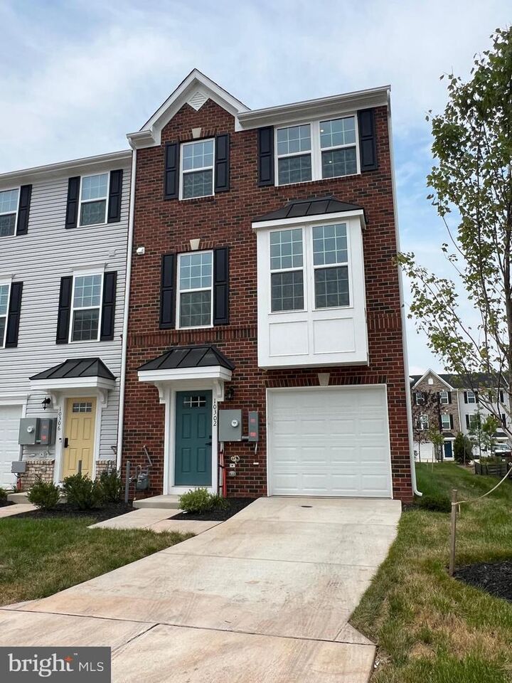 Property Photo:  10302 Heritage Trail Court  VA 20109 