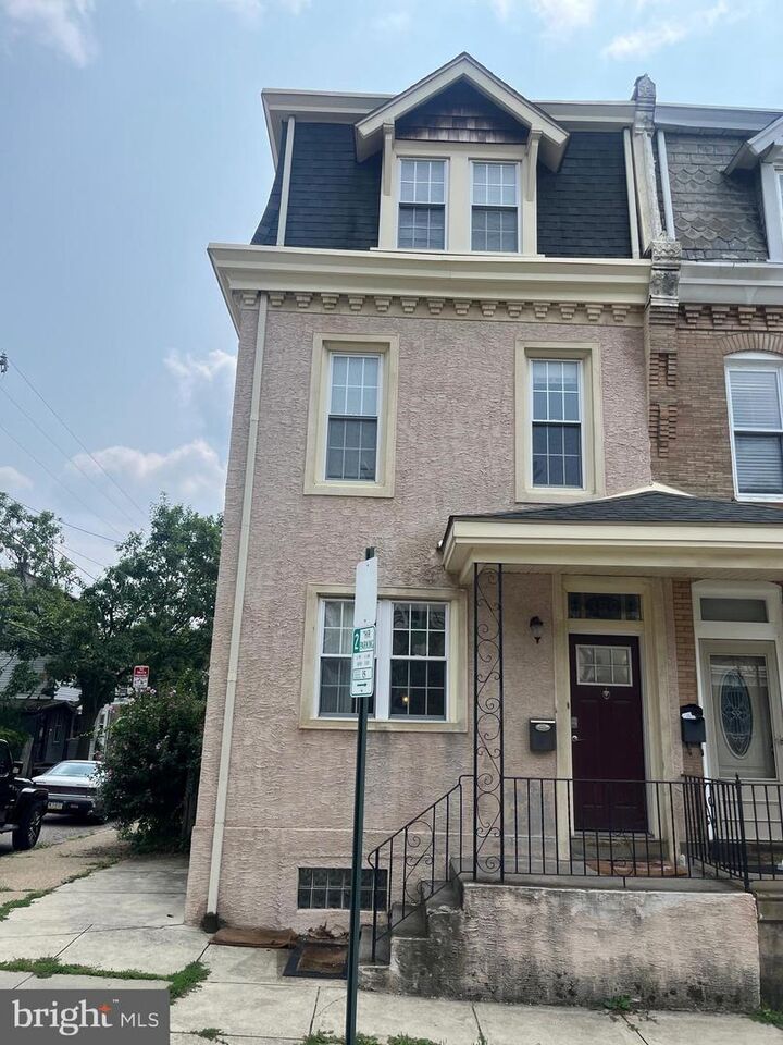389 Conarroe Street  Philadelphia PA 19128 photo