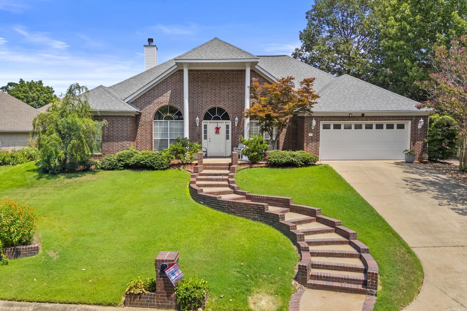 Property Photo:  19 Montvale  AR 72212 
