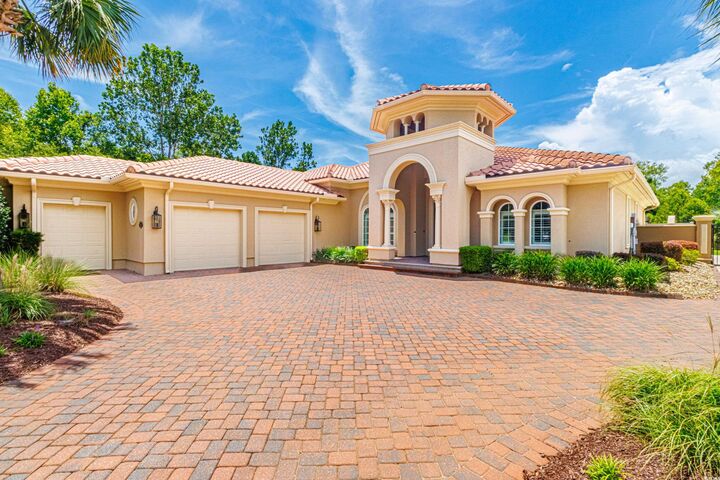 Property Photo: 1619 Malaga Circle SC 29579