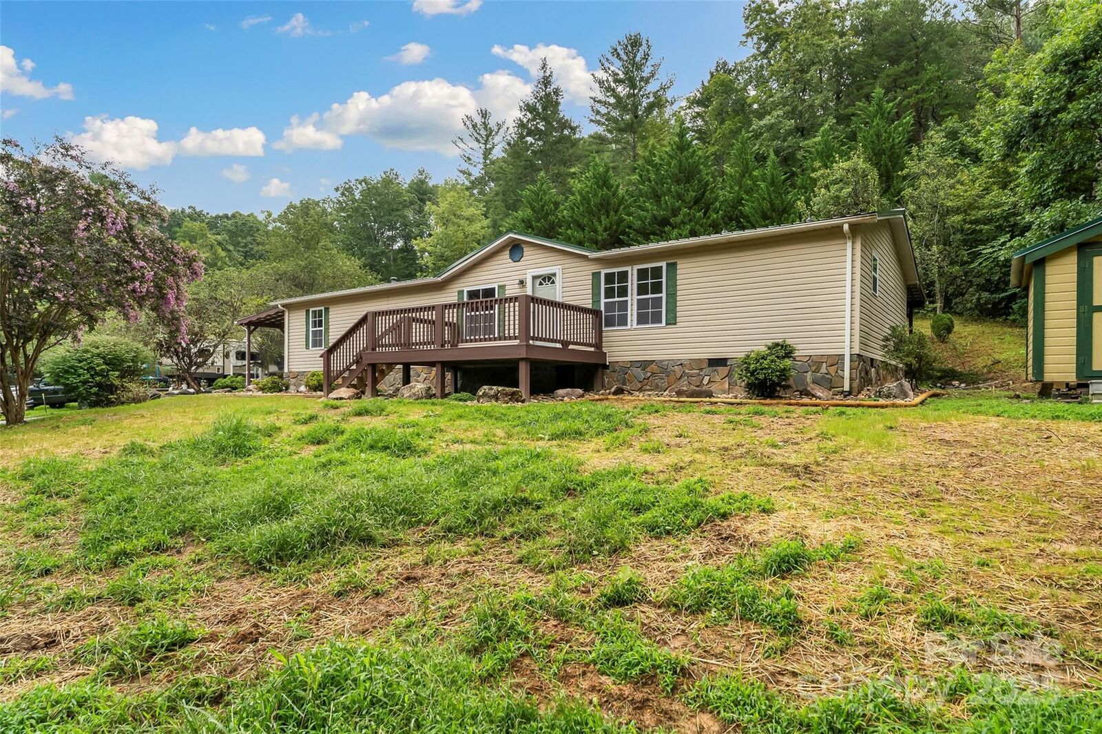 Property Photo:  2236 Sisue Street  NC 28655 