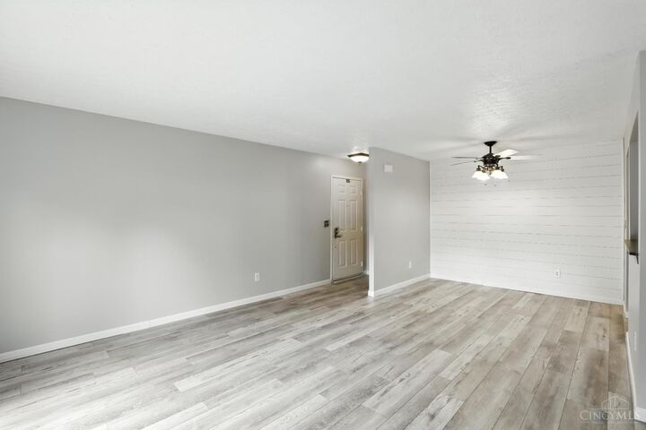 Property Photo:  5759 Hanley Close  OH 45150 