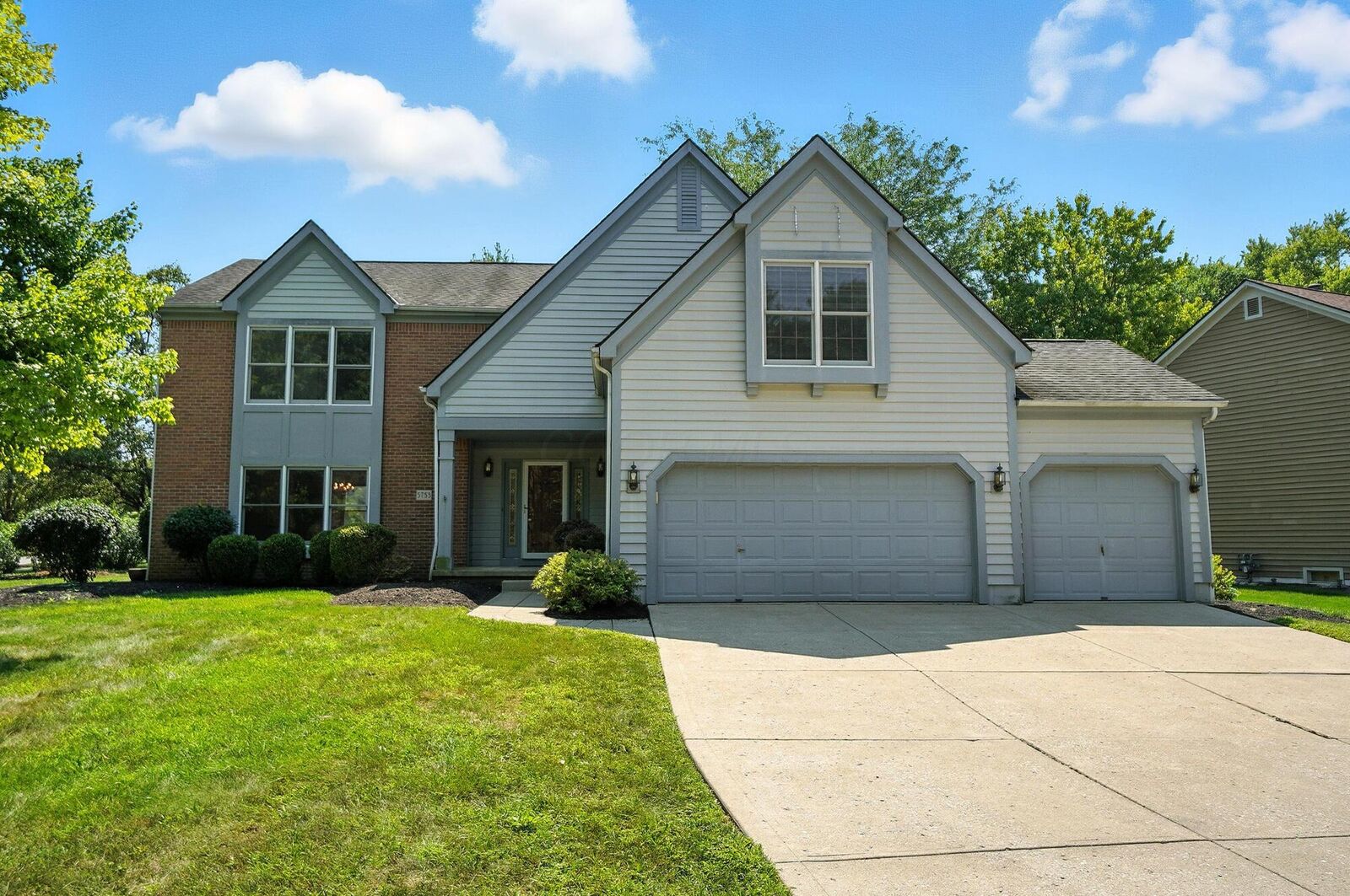 Property Photo:  5753 Finnegan Court  OH 43017 