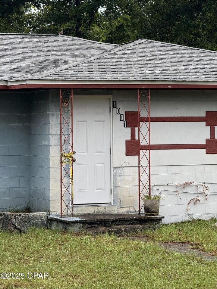 Property Photo: 1001 Cypress Avenue FL 32401