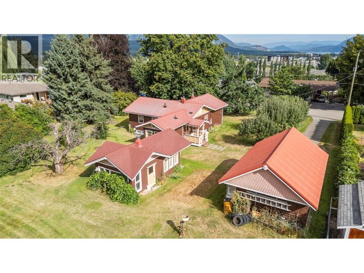 1080 20 Avenue Southwest  Salmon Arm BC V1E 1L6 photo