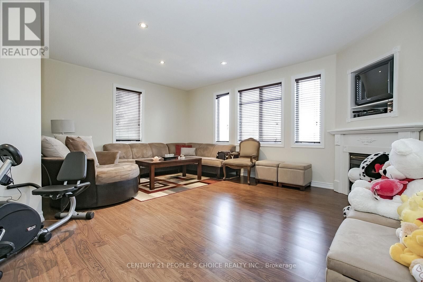 Property Photo:  1 Lake Louise Drive  ON L6X 4W5 