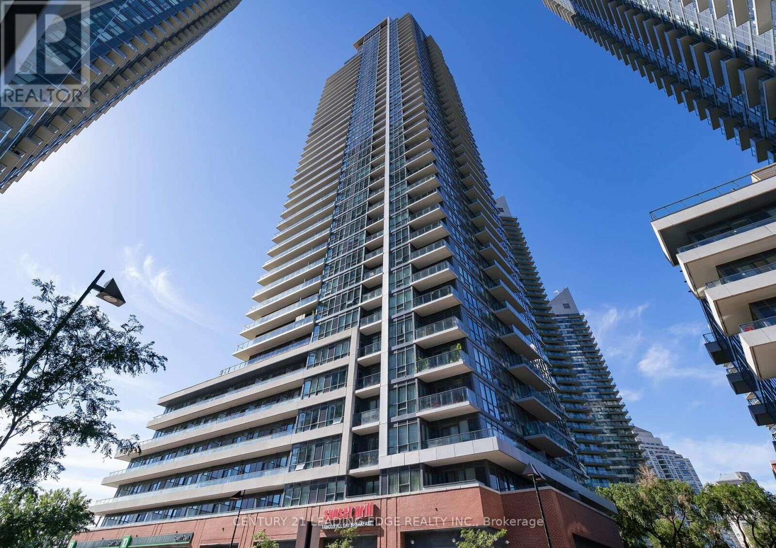 Photo de la propriété:  2212 Lake Shore Boulevard West 811  ON M8V 0C2 