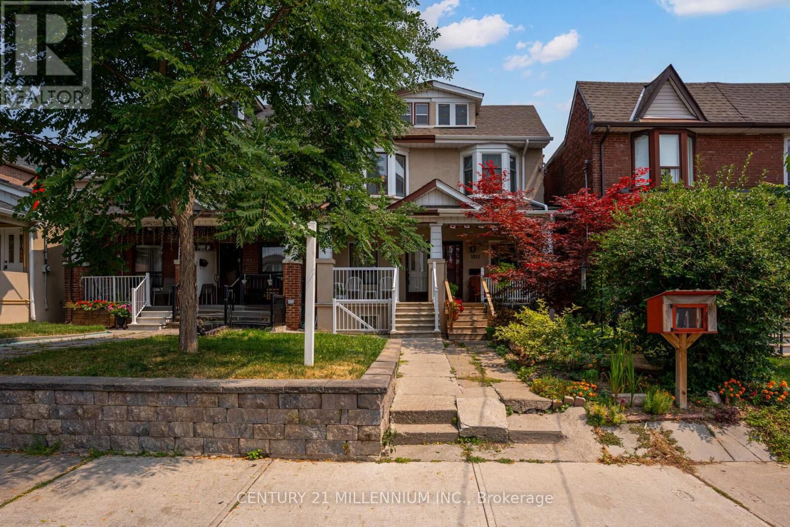 Property Photo: 1011A St Clarens Avenue ON M6H 3X8