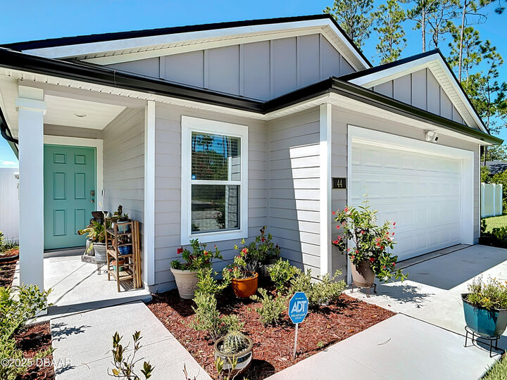 Property Photo:  44 Llewellyn Trail  FL 32164 