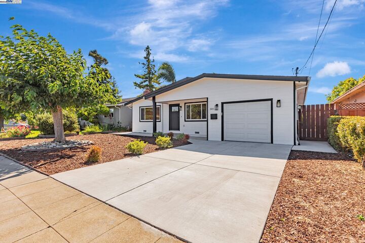 Property Photo: 581 Kirk Ave CA 94085