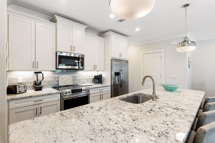 Property Photo: 173 Satinwood Drive FL 32459