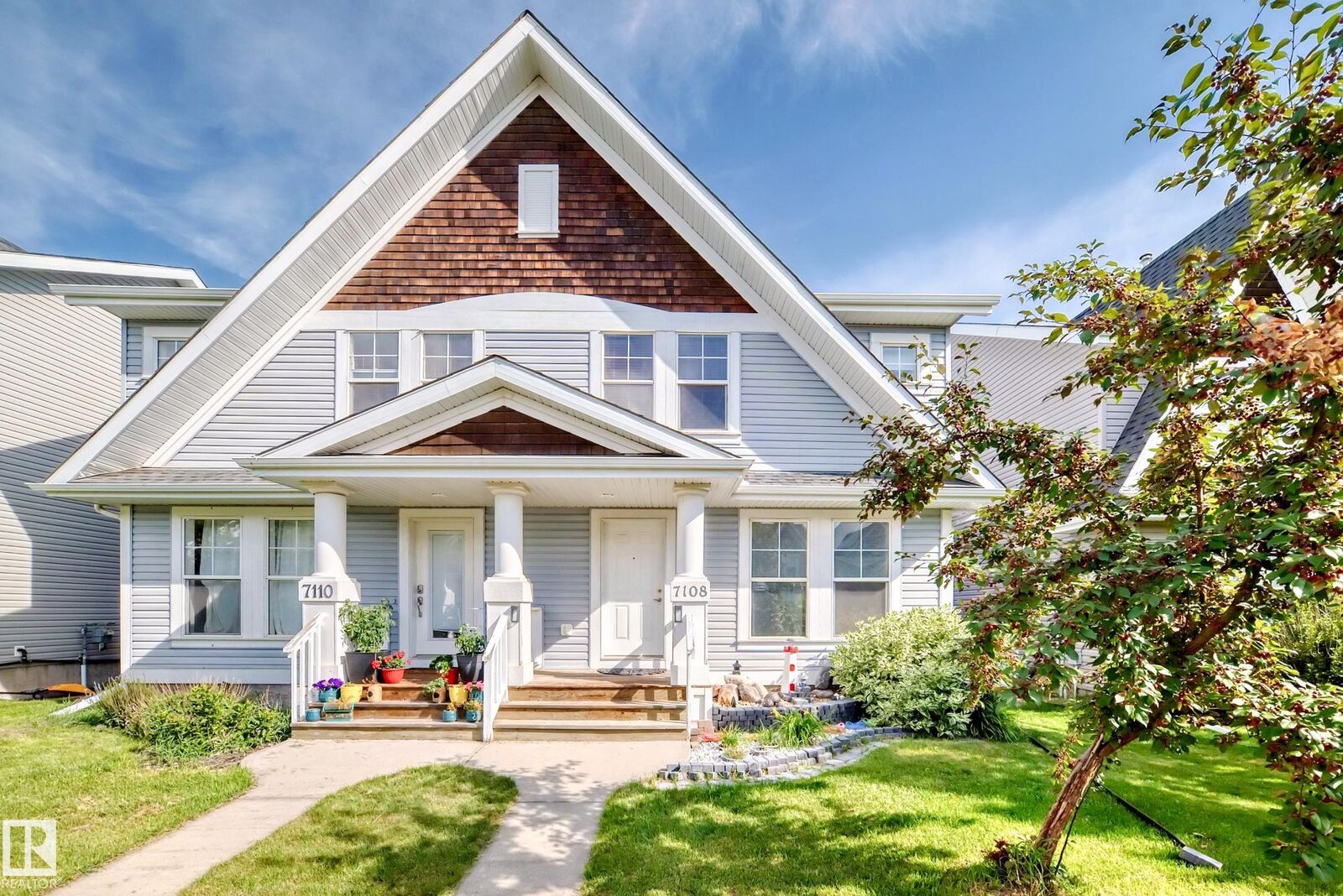 Property Photo:  7108 16 Avenue SW  AB T6X 0H3 