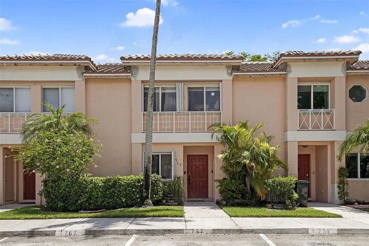 Property Photo: 757 NW 208th Dr 757 FL 33029