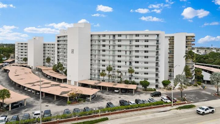 Property Photo:  2731 NE 14th Street Cswy 919  FL 33062 